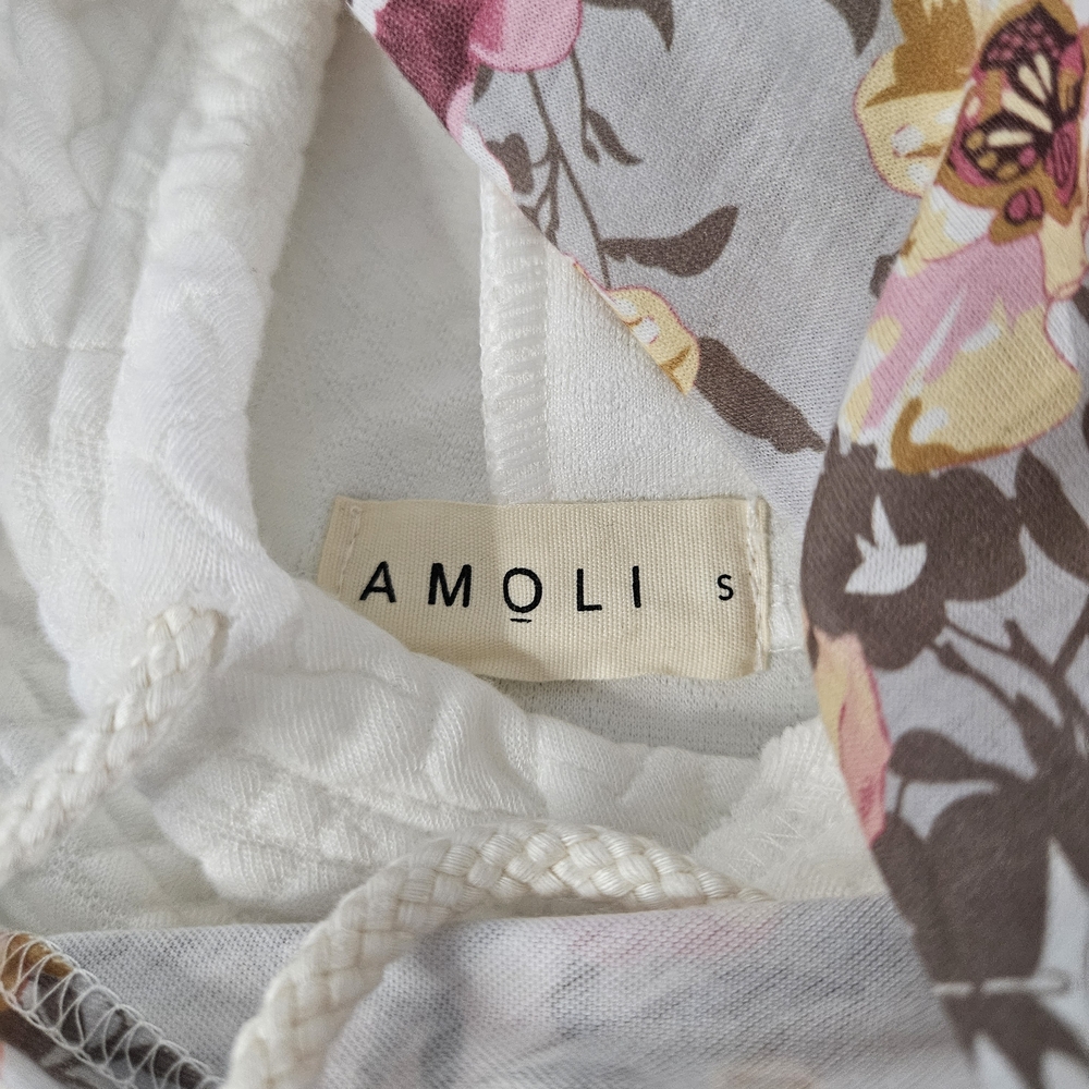 Floral Sleeve Quilted Hoodie - Cream‎ and Pink - Picture 2 of 6
